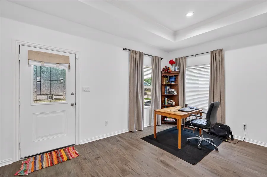 Front entry foyer with the glass front door at 4552 Corregidor St